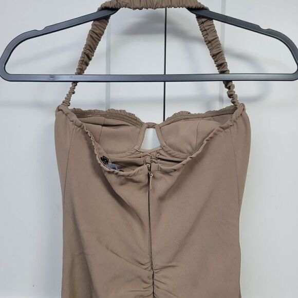 Prettylittlething taupe ruched front Halterneck bodycon dress, size4 - Picture 4 of 13